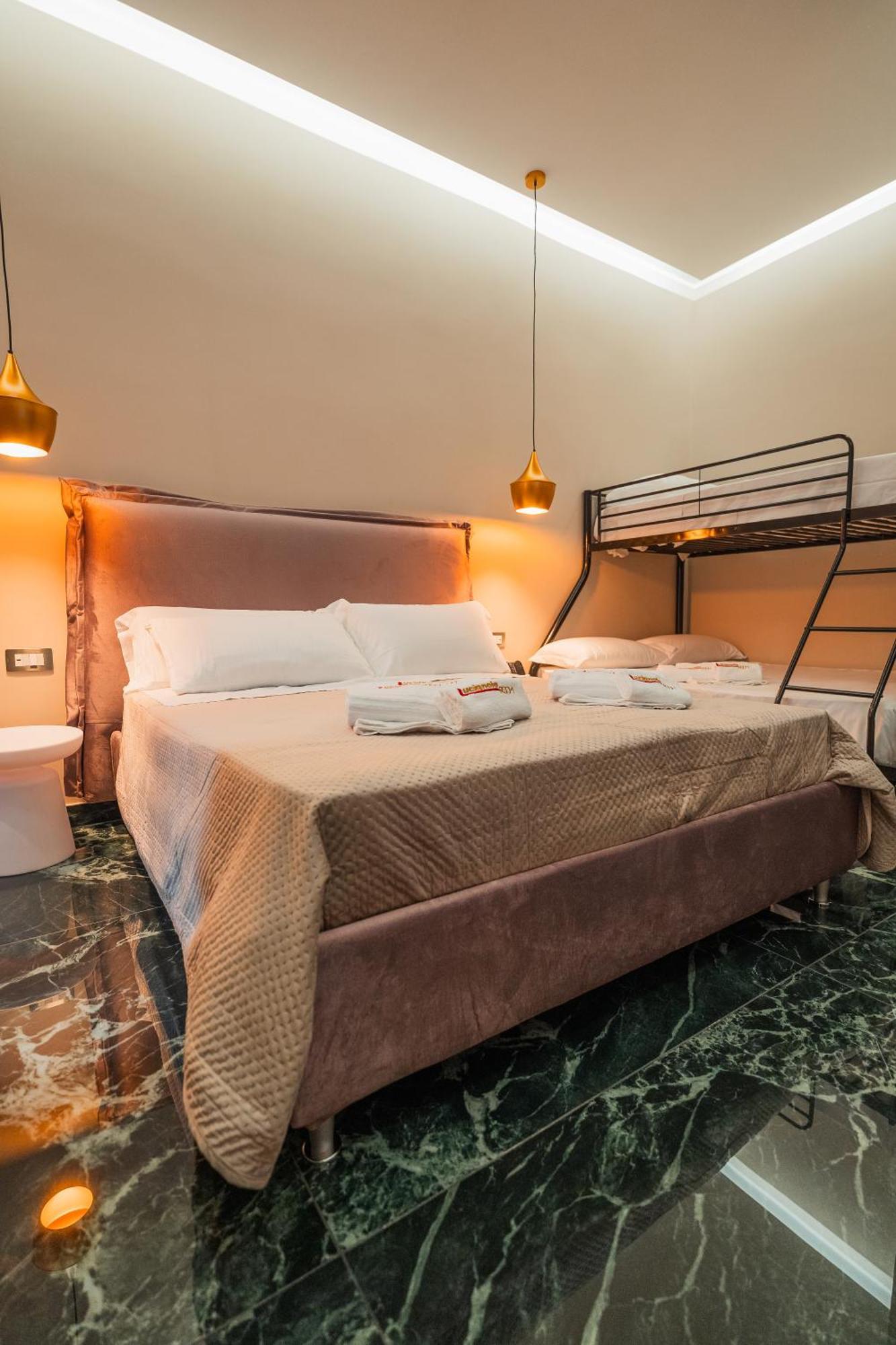 Lucignoloroom Stazione Centrale Napoli Exteriör bild