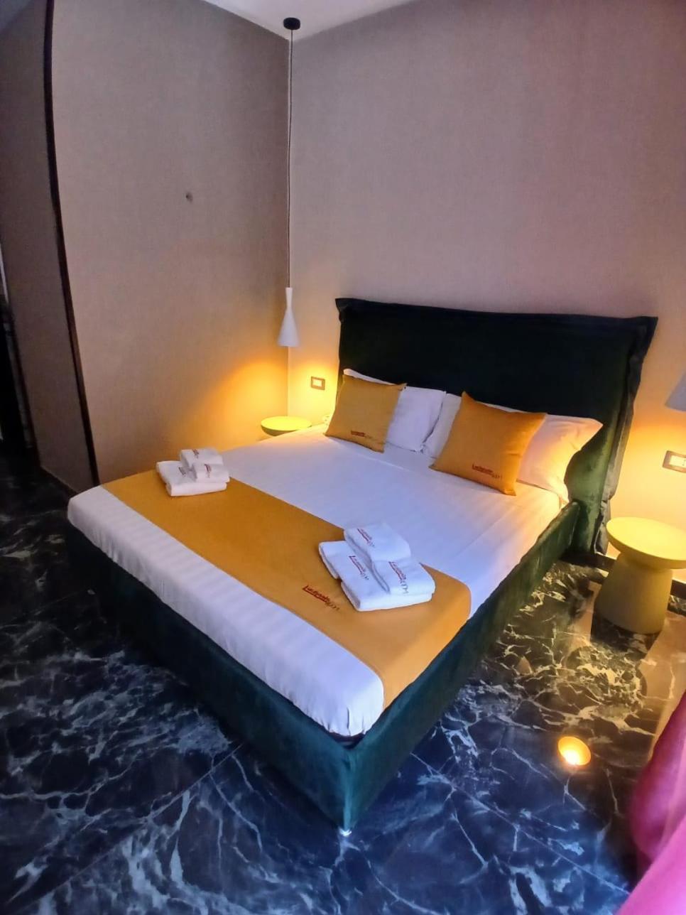 Lucignoloroom Stazione Centrale Napoli Exteriör bild